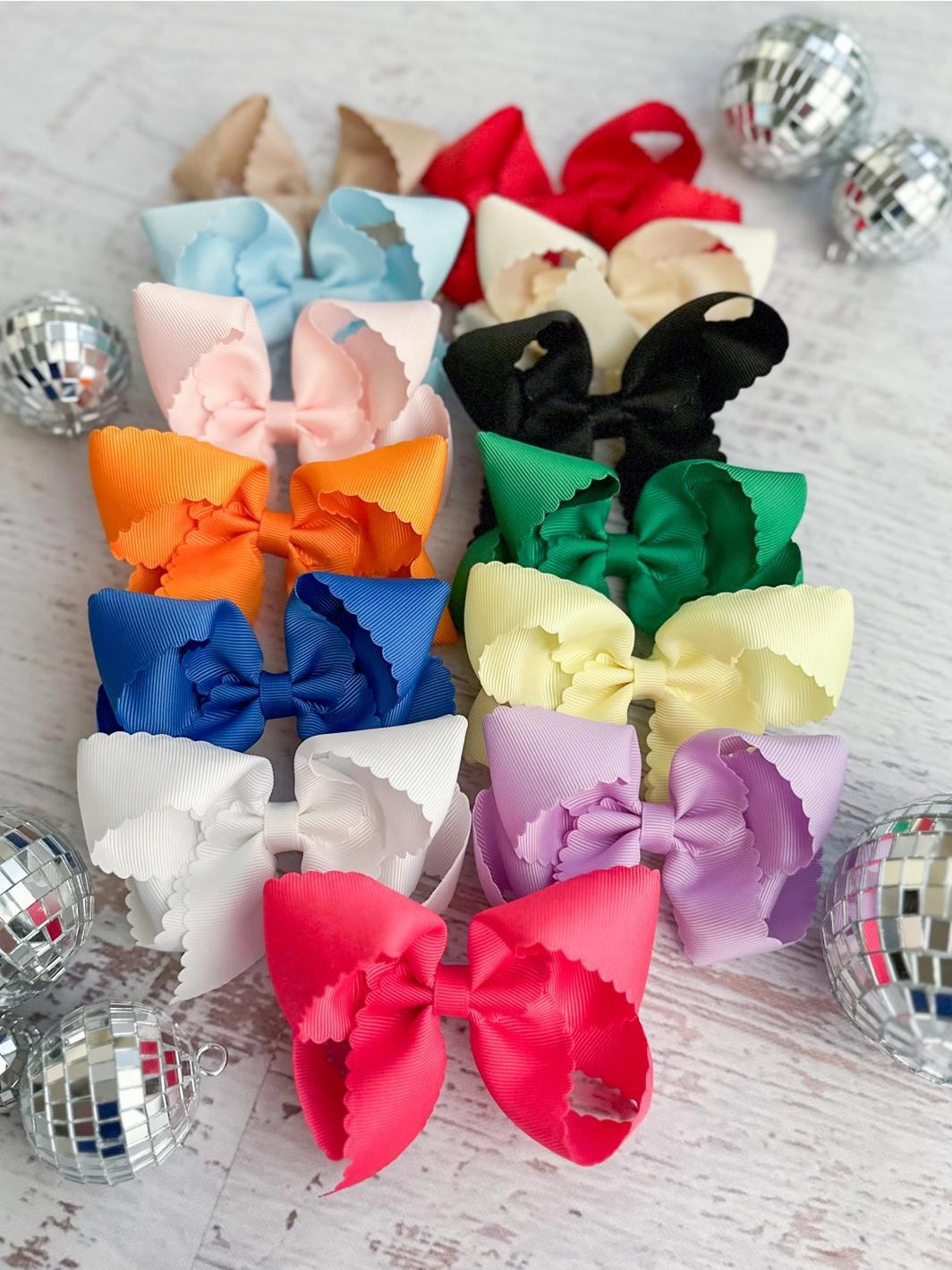 Scalloped Classic Size Bow w/Alligator Clip