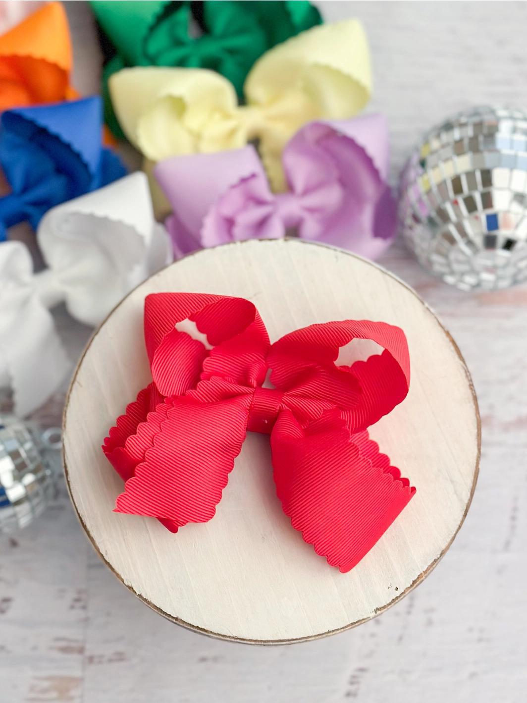Scalloped Classic Size Bow w/Alligator Clip